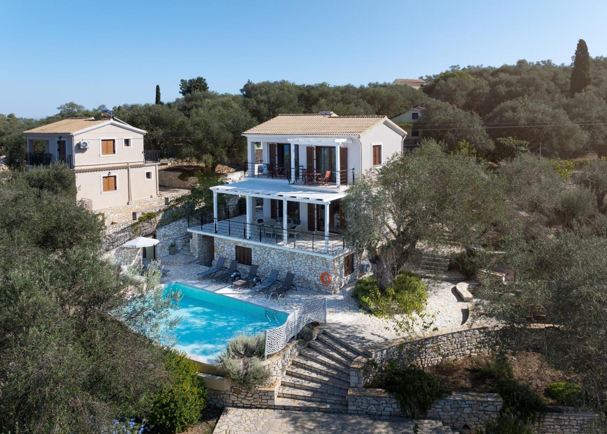 Villa Bougarini Haven Family Villa Rock Pool Oasis Ieromonachos ภายนอก รูปภาพ
