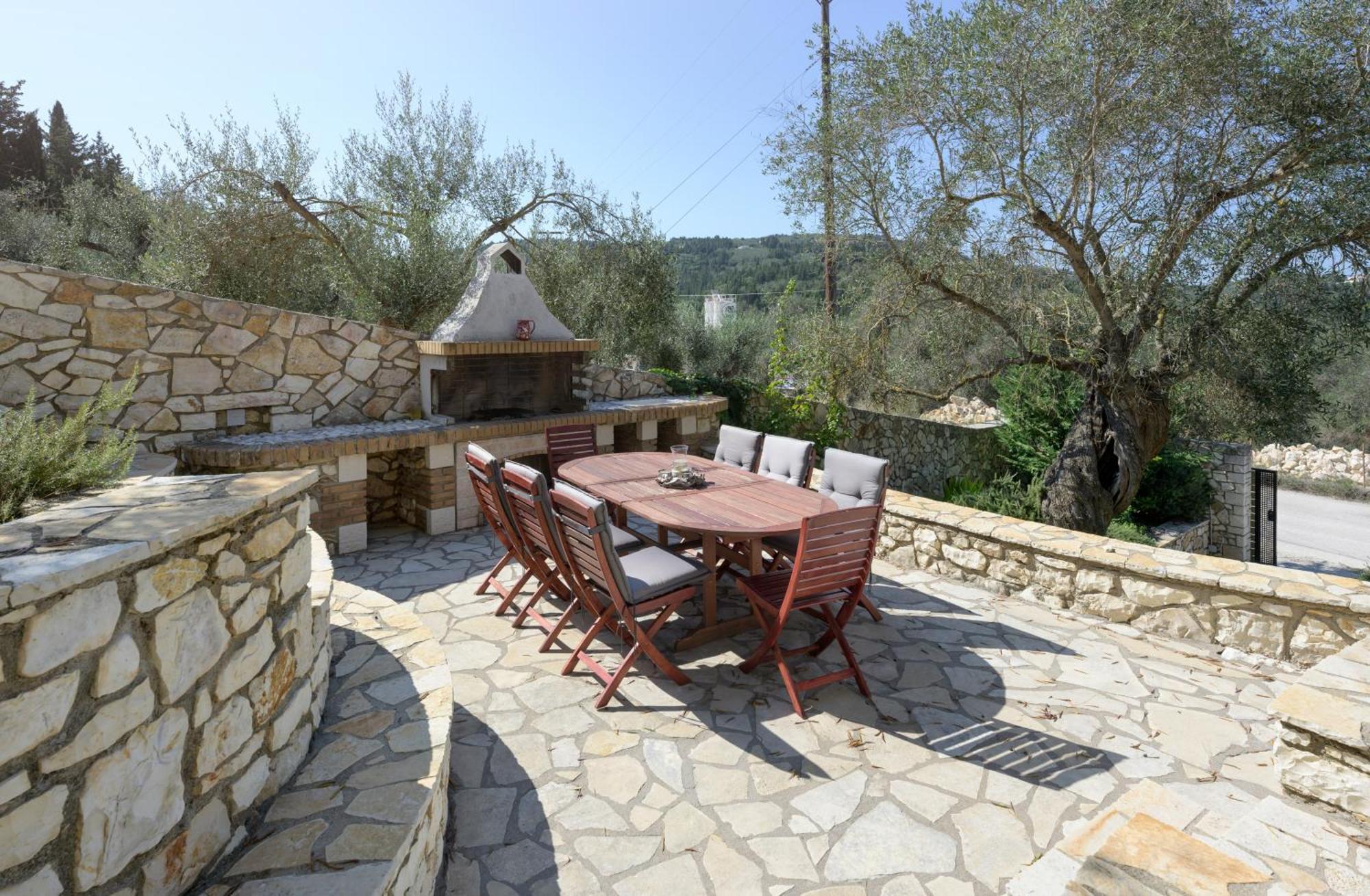 Villa Bougarini Haven Family Villa Rock Pool Oasis Ieromonachos ภายนอก รูปภาพ