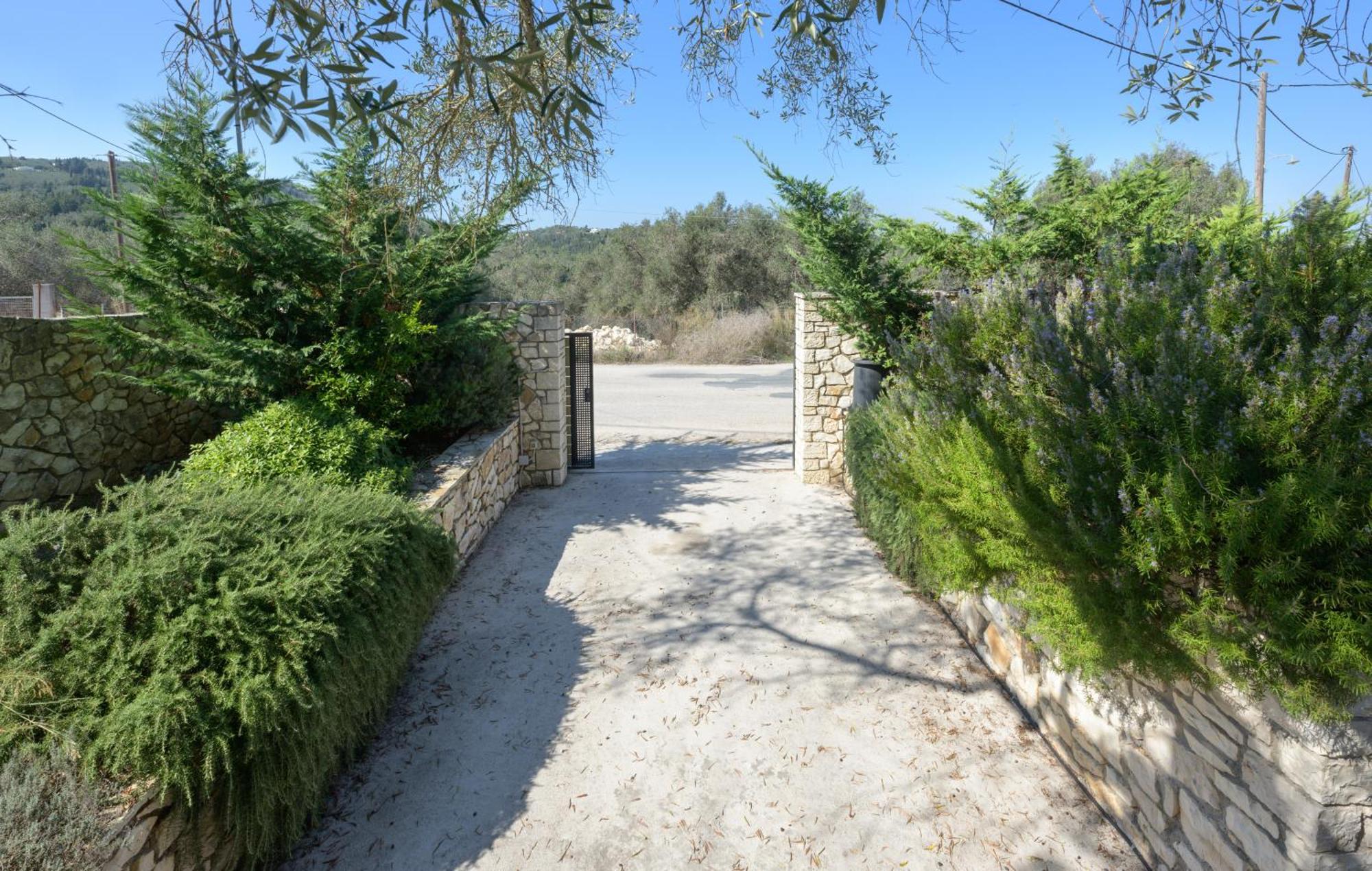 Villa Bougarini Haven Family Villa Rock Pool Oasis Ieromonachos ภายนอก รูปภาพ