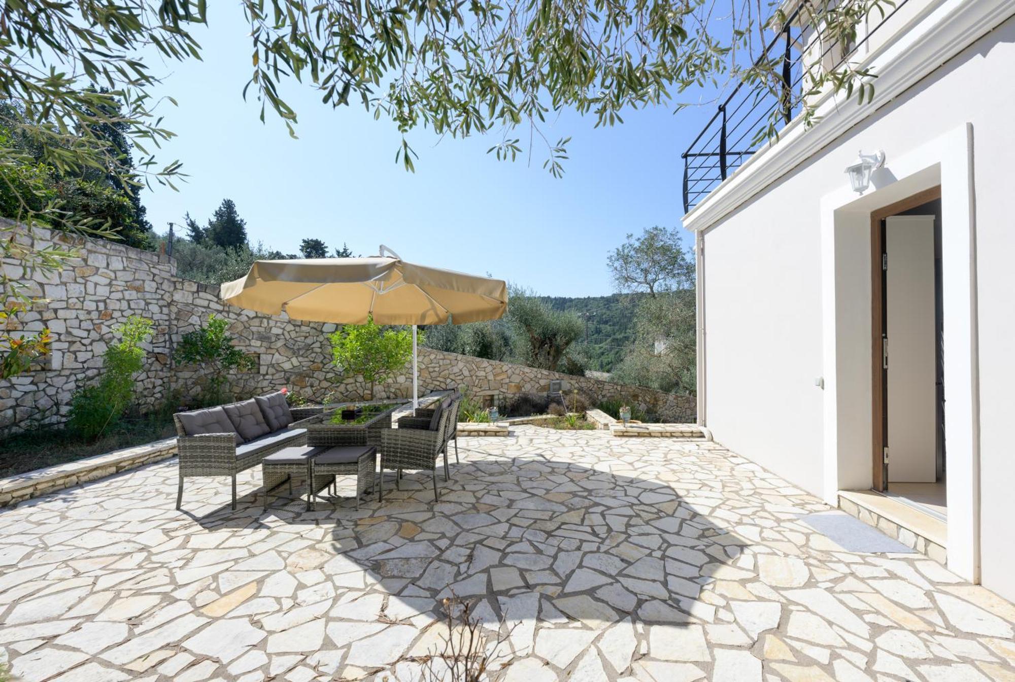 Villa Bougarini Haven Family Villa Rock Pool Oasis Ieromonachos ภายนอก รูปภาพ