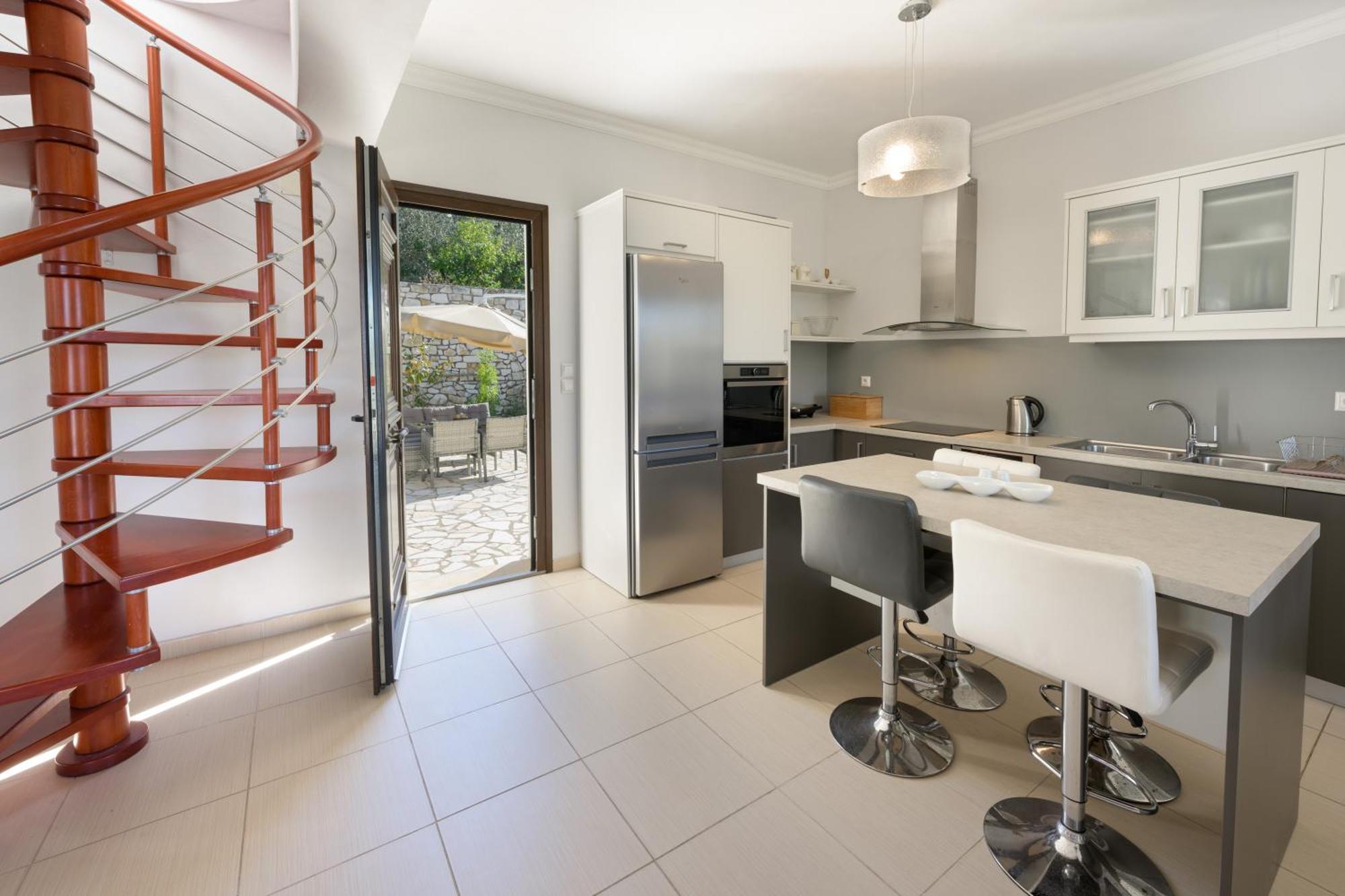 Villa Bougarini Haven Family Villa Rock Pool Oasis Ieromonachos ภายนอก รูปภาพ