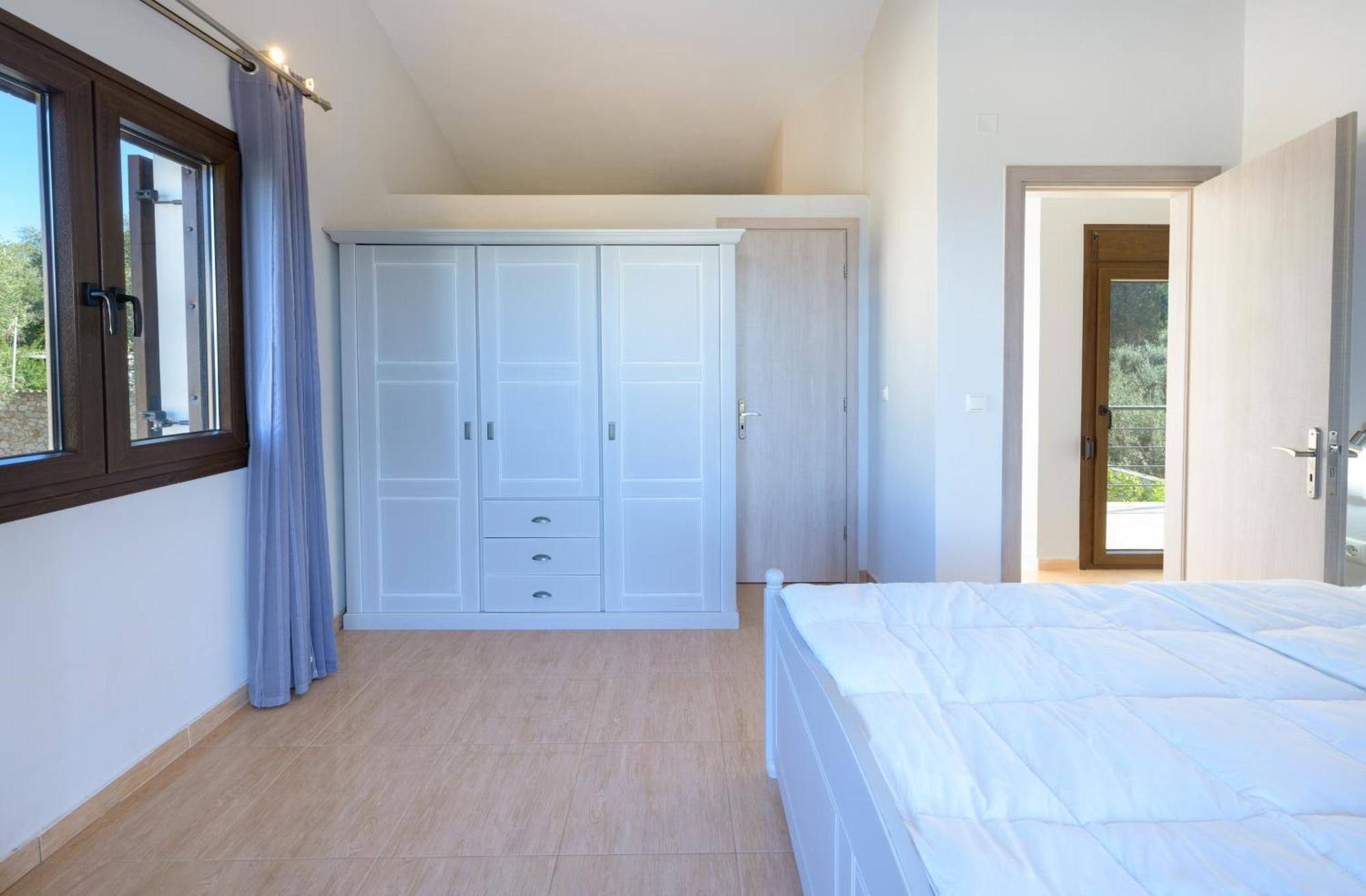 Villa Bougarini Haven Family Villa Rock Pool Oasis Ieromonachos ภายนอก รูปภาพ