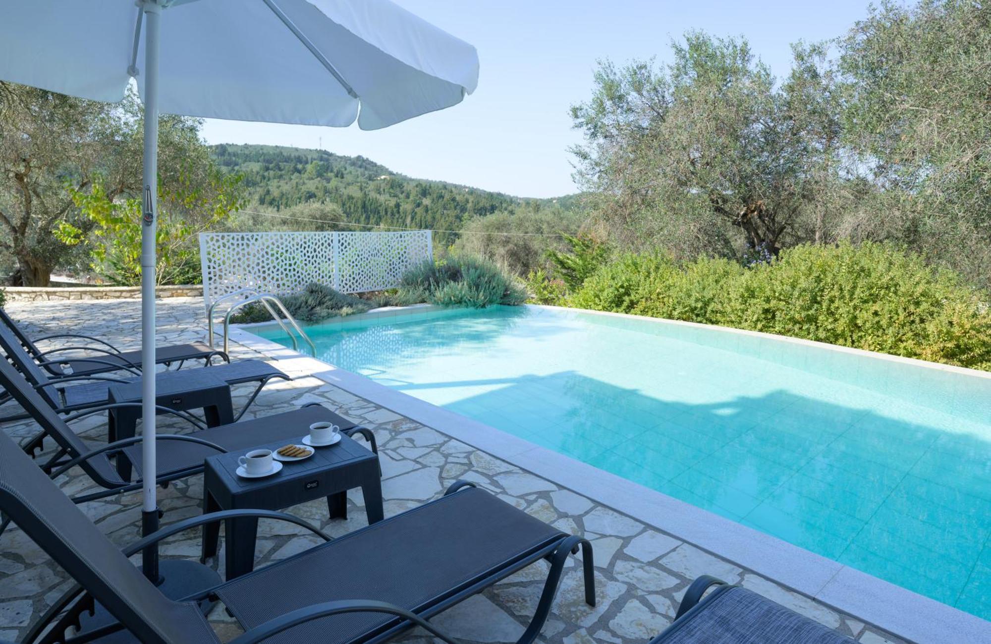 Villa Bougarini Haven Family Villa Rock Pool Oasis Ieromonachos ภายนอก รูปภาพ