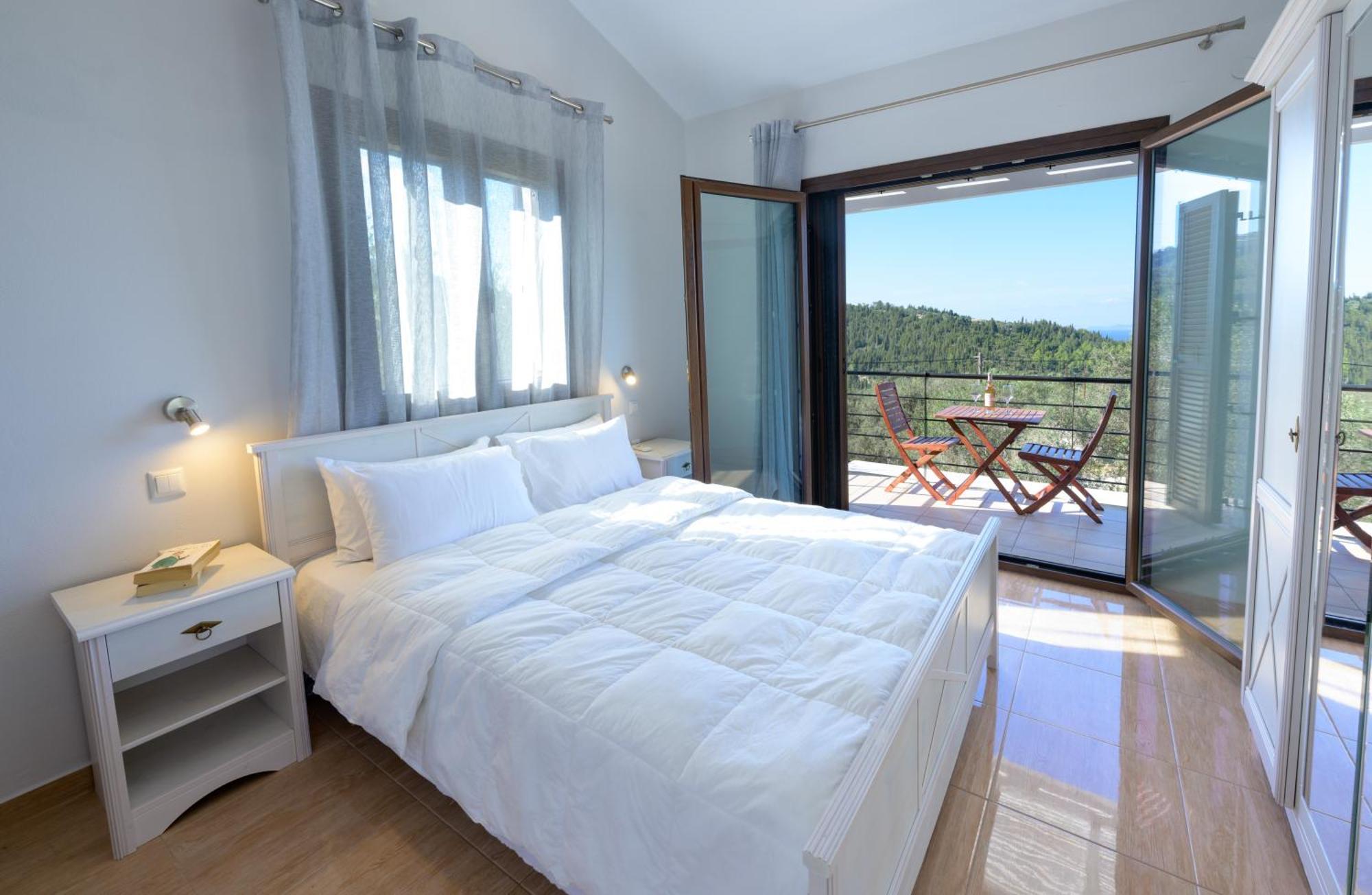 Villa Bougarini Haven Family Villa Rock Pool Oasis Ieromonachos ภายนอก รูปภาพ