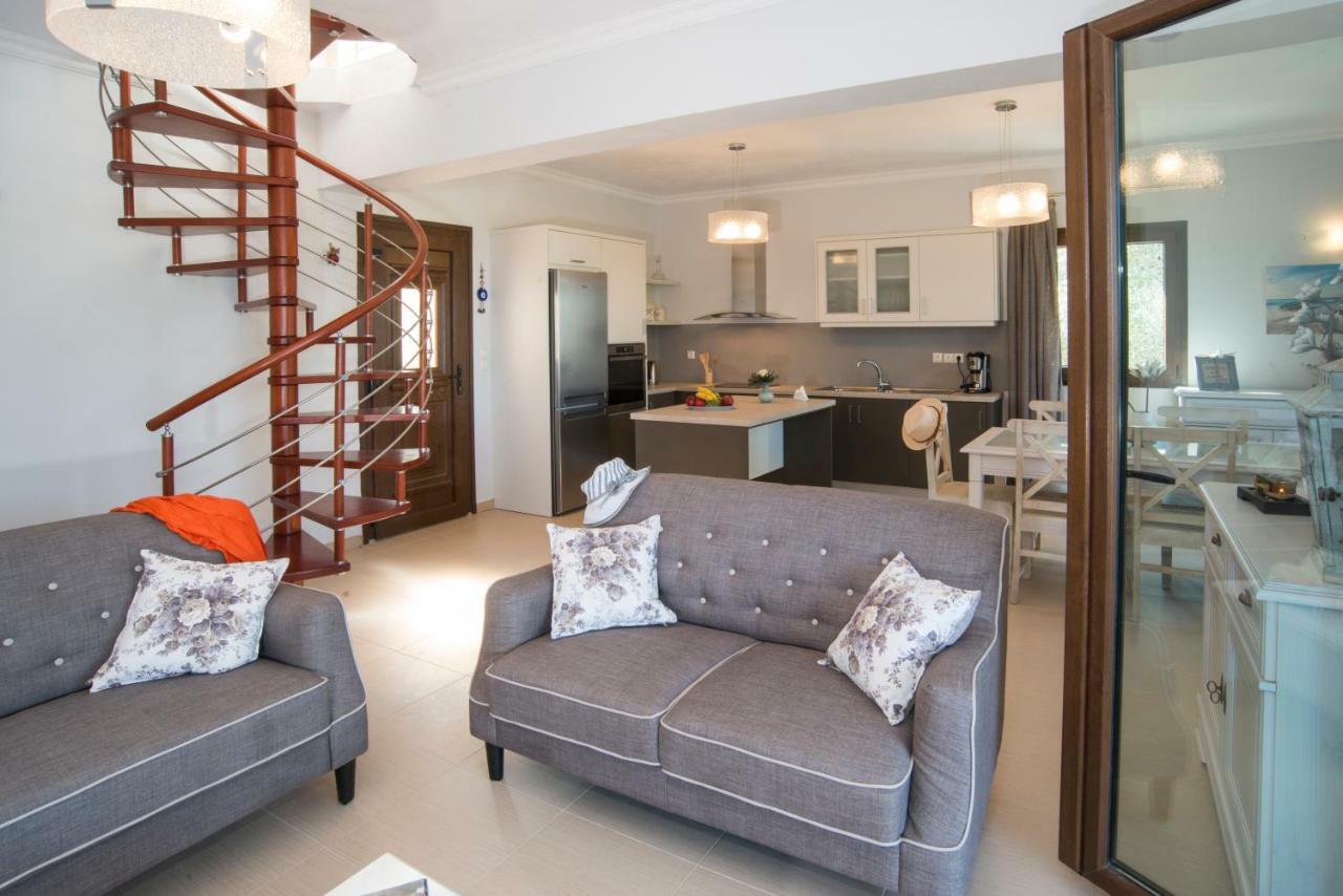 Villa Bougarini Haven Family Villa Rock Pool Oasis Ieromonachos ภายนอก รูปภาพ