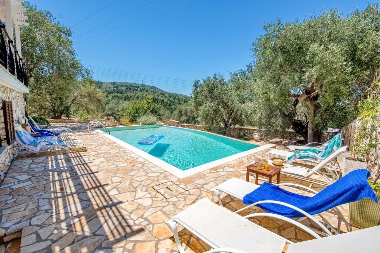 Villa Bougarini Haven Family Villa Rock Pool Oasis Ieromonachos ภายนอก รูปภาพ