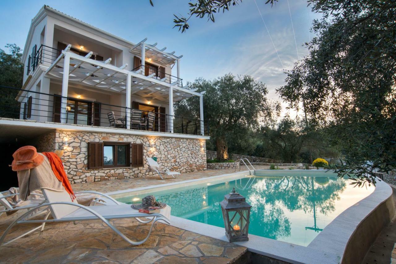 Villa Bougarini Haven Family Villa Rock Pool Oasis Ieromonachos ภายนอก รูปภาพ