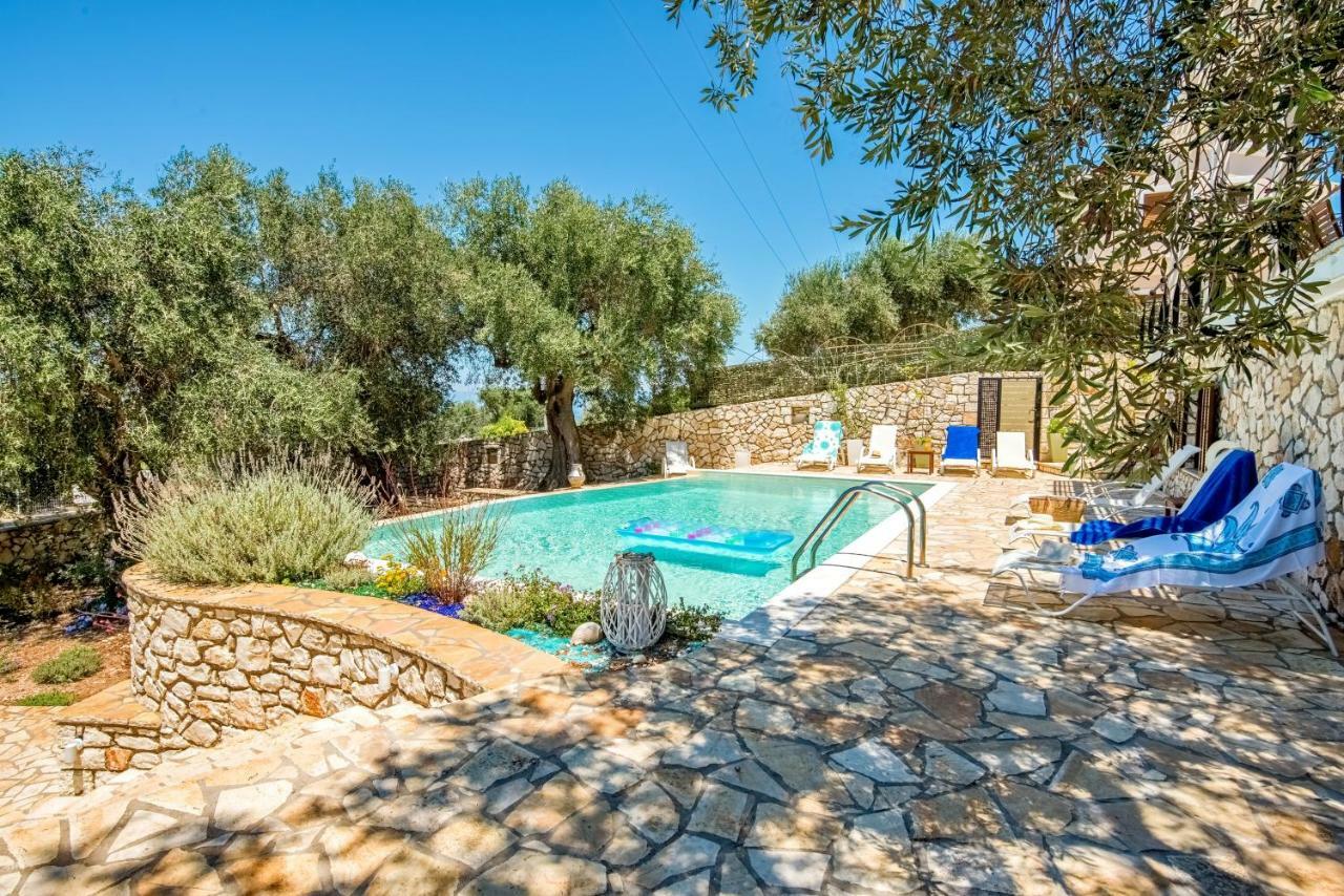 Villa Bougarini Haven Family Villa Rock Pool Oasis Ieromonachos ภายนอก รูปภาพ